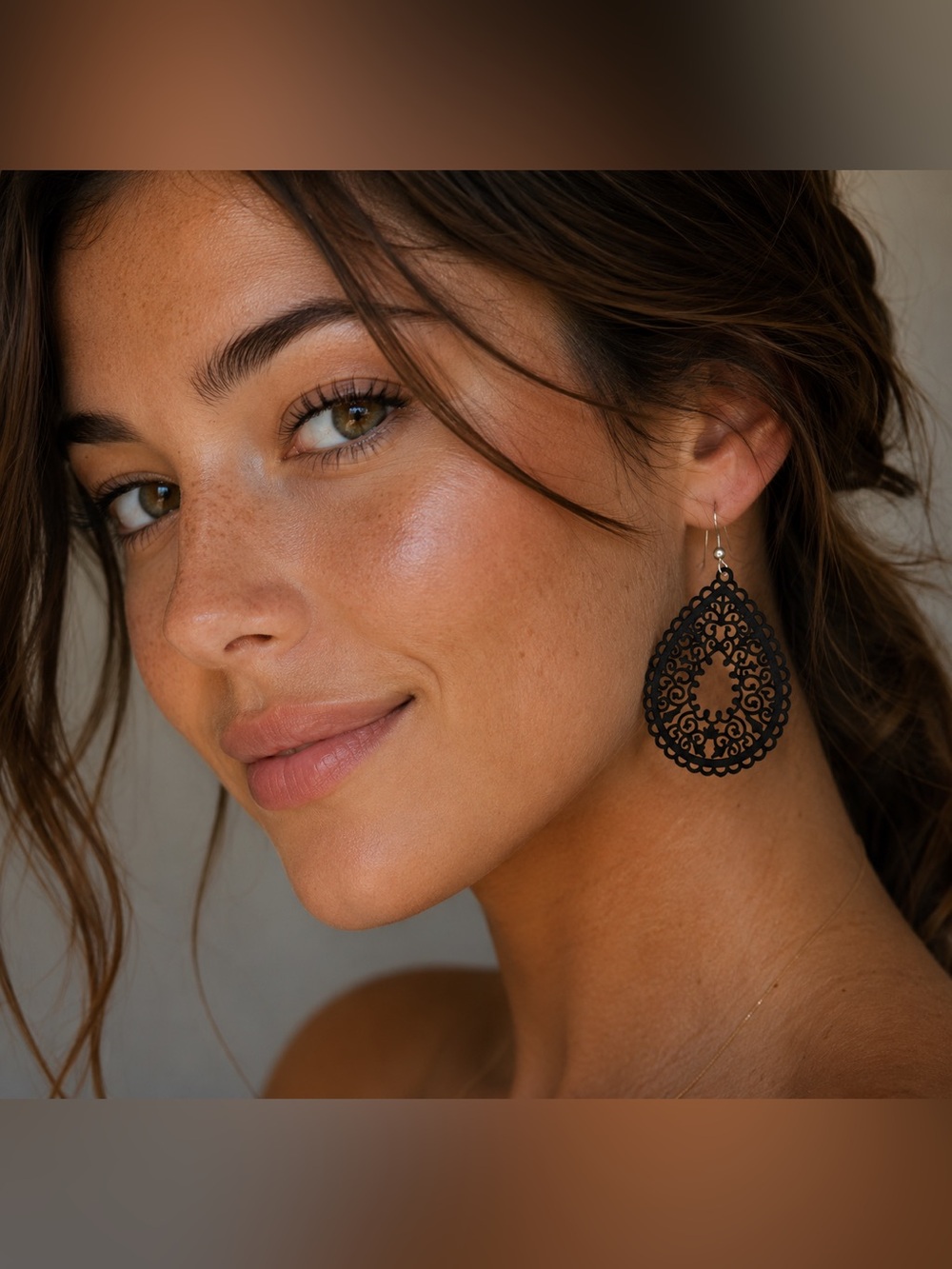 🖤Beautiful Filigree Earrings with Hook Backs🖤